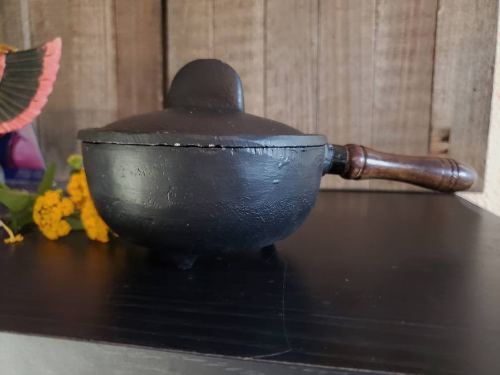 INCENSE BURNER with handle // Cast Iron // Witch's Tools // Incense Burner // Ritual Magick // Witch // Witchcraft // Wicca // Pagan